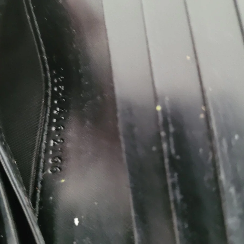 Gucci Vintage Black Leather Bifold Wallet G Logo Buckle Silver Hardware Italy